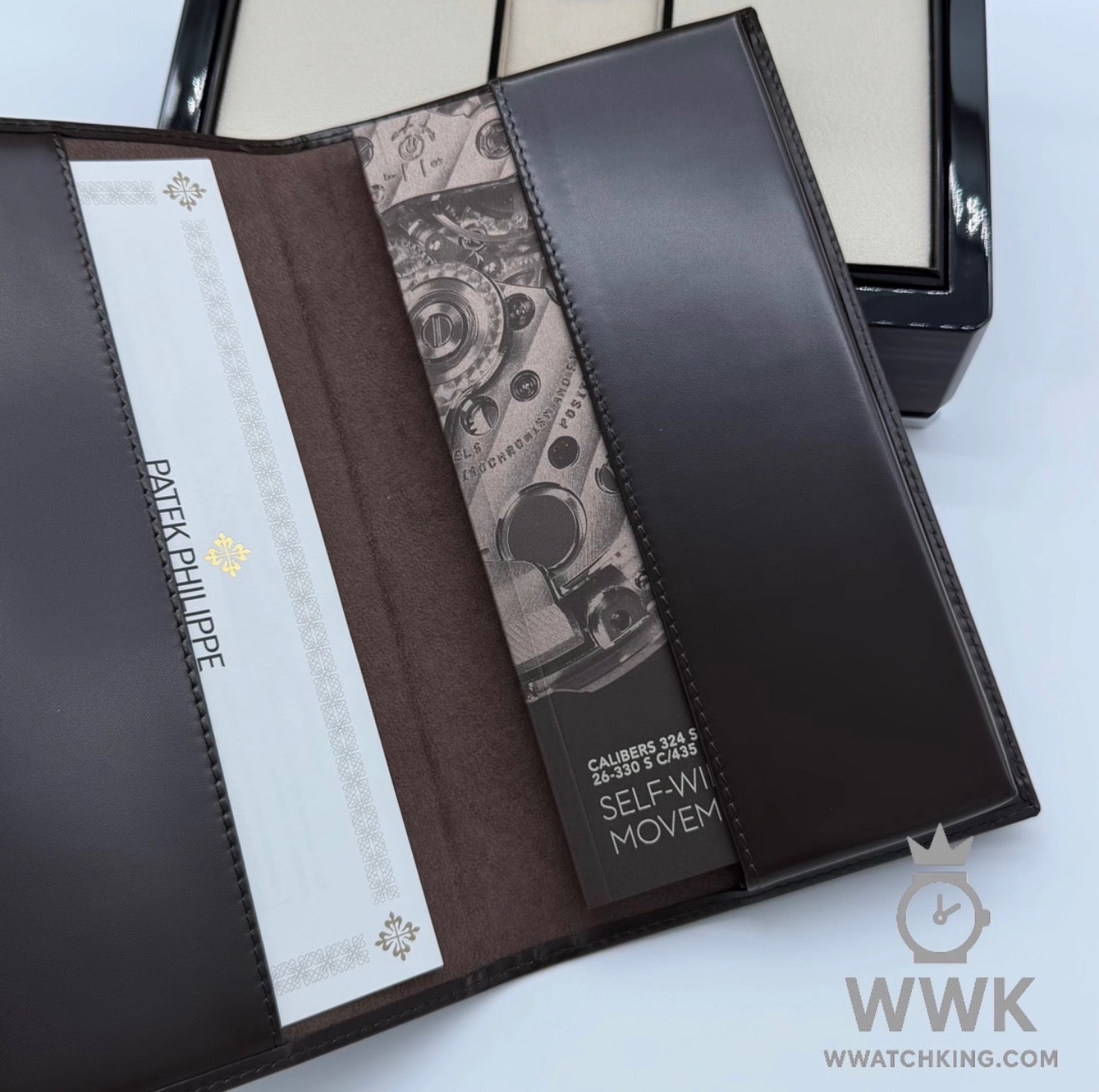 Patek Philippe 'Calatrava' | Ref. 5226G | Calfskin Strap | White Gold | Full Set