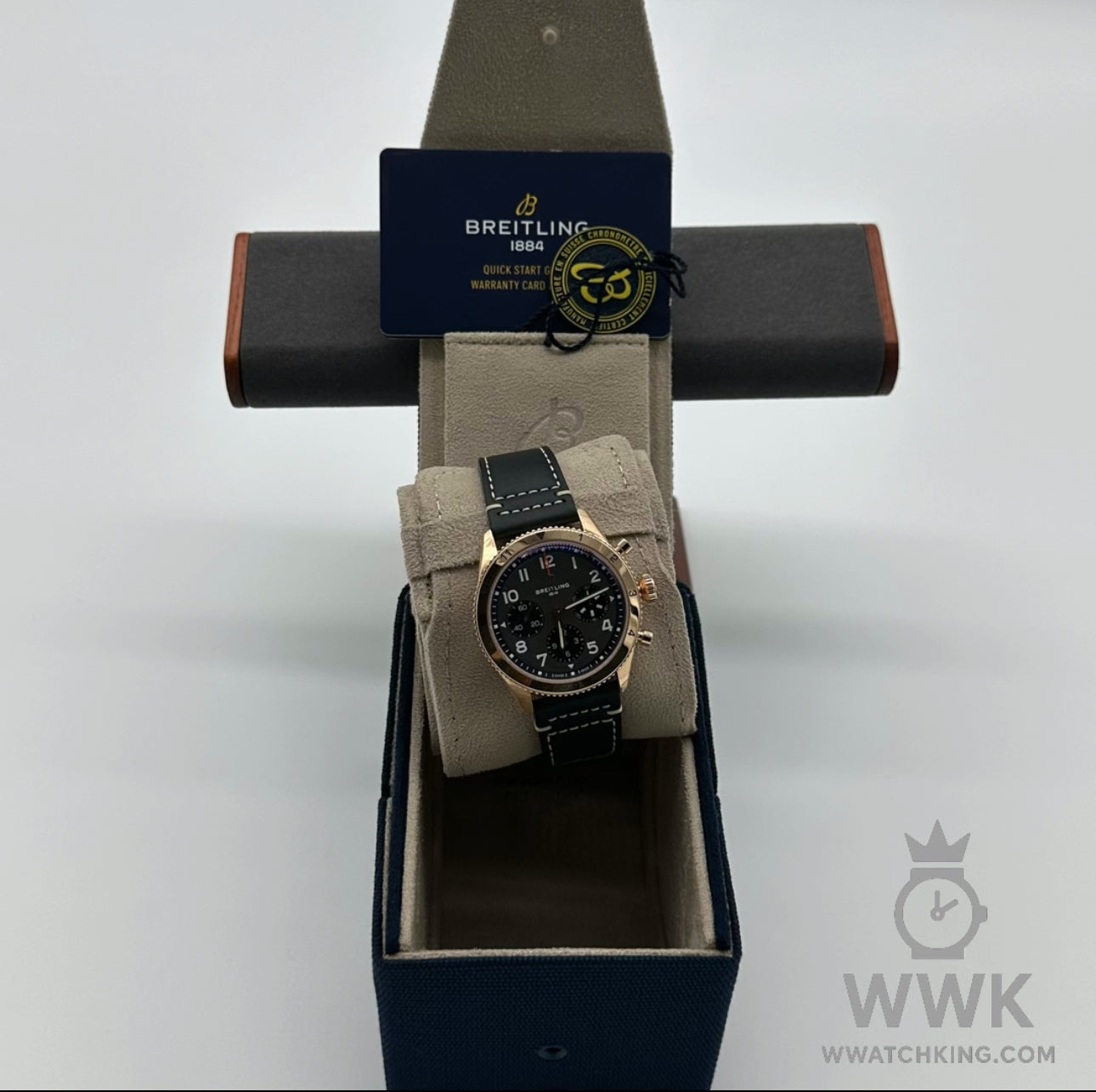 Breitling 'Classic Avi Chrono 42 - P51 Mustang' | R233801A1B1X1 | 18k Gold | Full Set