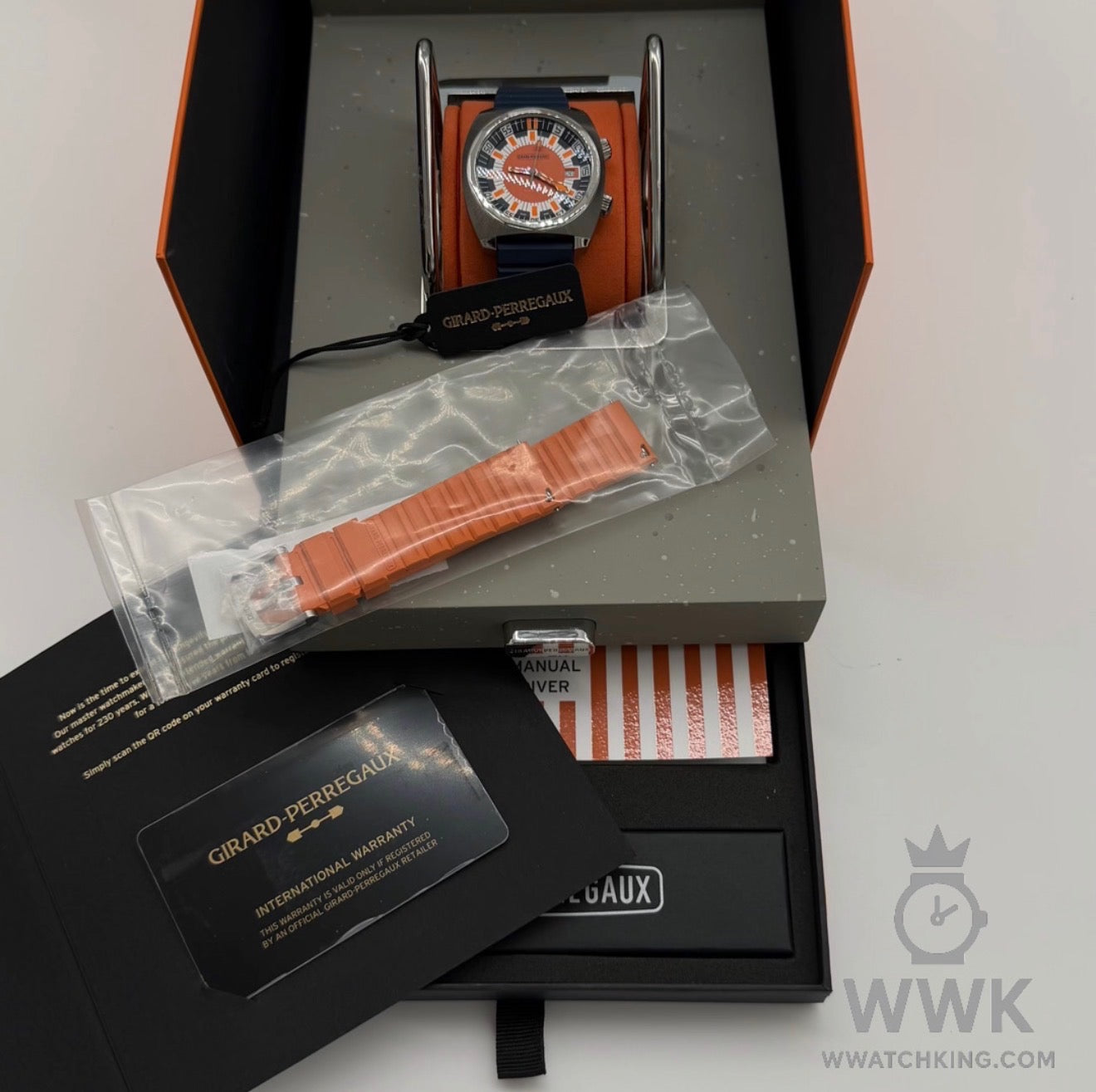 Girard-Perregaux 'Deep Diver' | Reg. 39500-21 | Rubber | Full Set